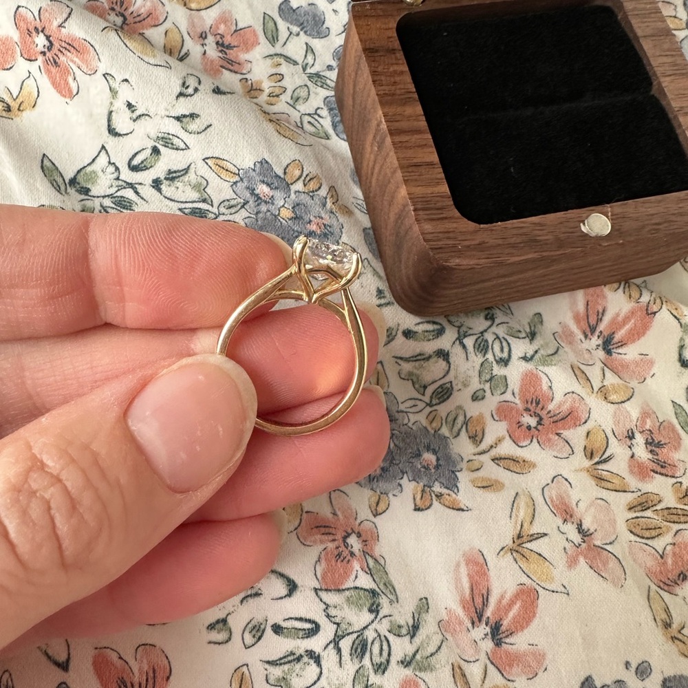 Radiant diamond ring - Picture 4 of 7